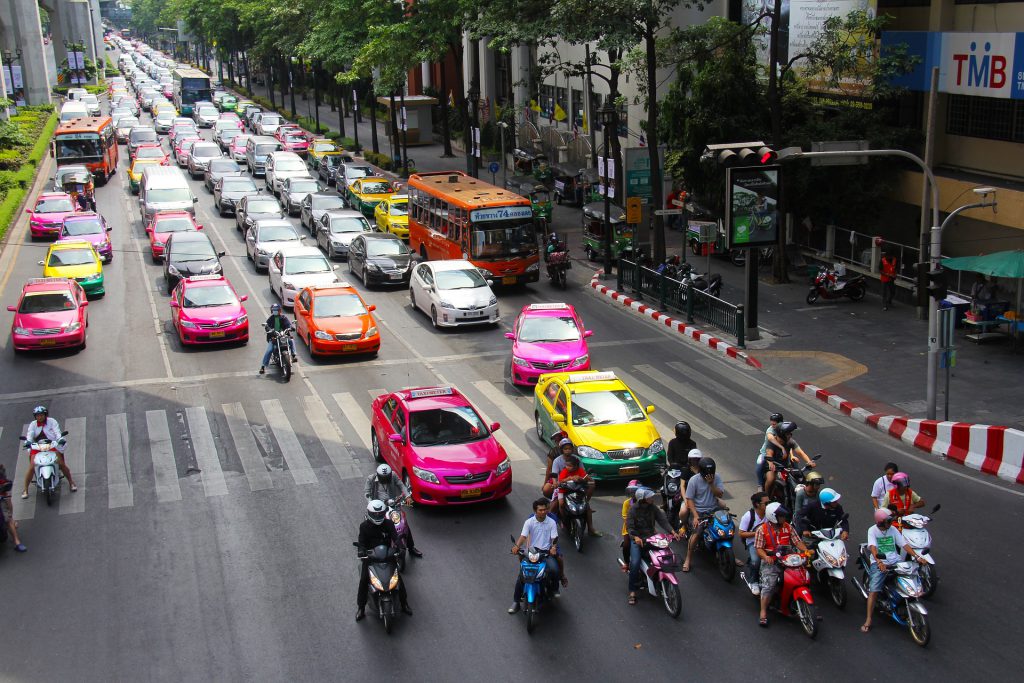 渋滞するバンコク市内